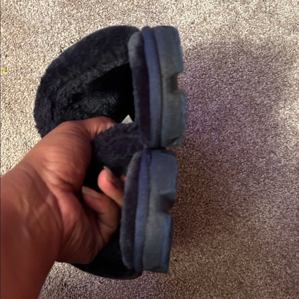 Ugg Slippers - Picture 4 of 5